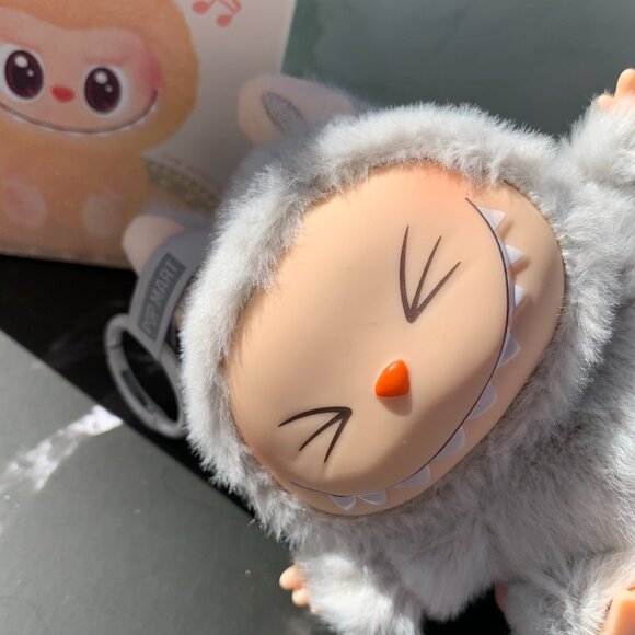 POP MART Have A Seat Labubu HEHE - Picture 5 of 7